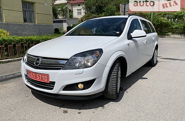 Универсал Opel Astra 2011 в Бережанах