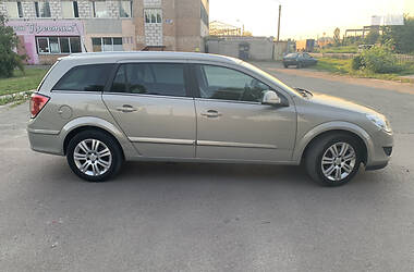 Універсал Opel Astra 2010 в Василькові