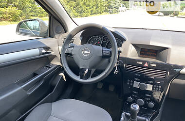 Универсал Opel Astra 2010 в Тернополе