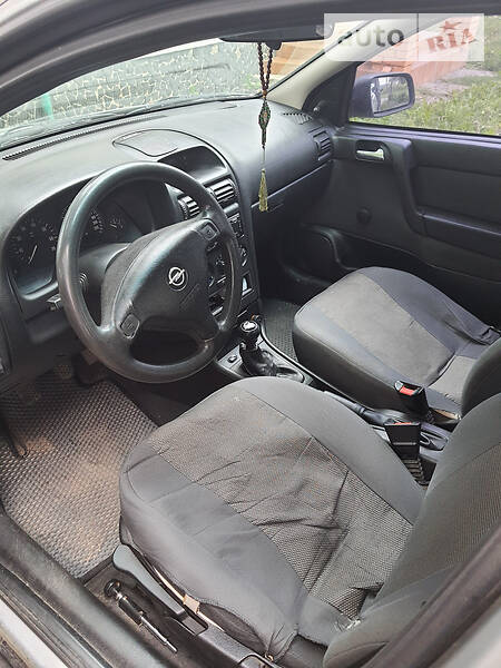 Седан Opel Astra 2004 в Ровно фото 8 Седан Opel Astra 2004 в Ровно