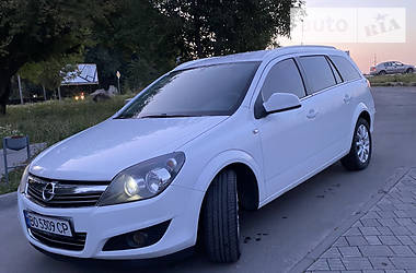 Opel Astra 2011