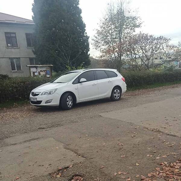 Універсал Opel Astra 2012 в Стрию