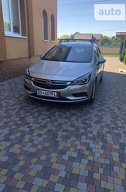 Универсал Opel Astra 2018 в Ивано-Франковске