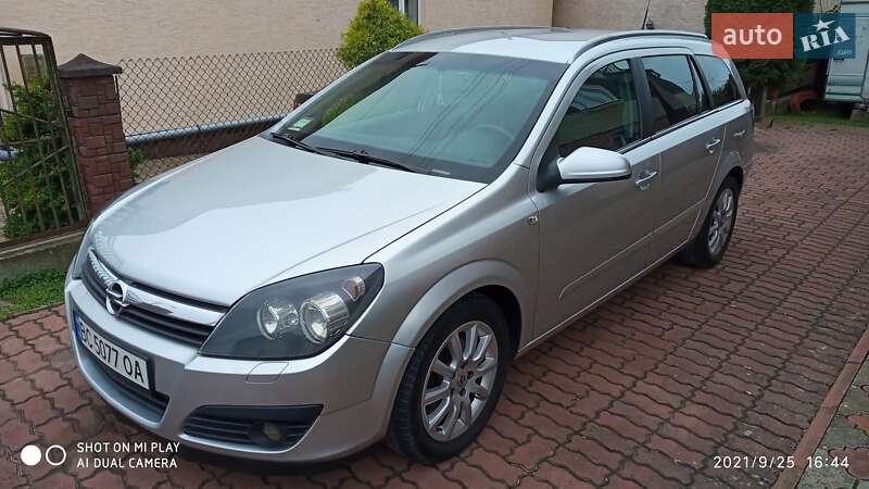 Универсал Opel Astra 2006 в Львове