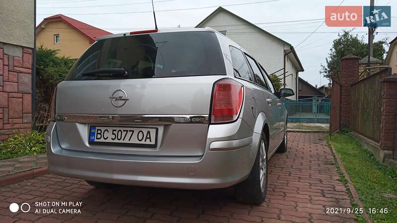 Универсал Opel Astra 2006 в Львове