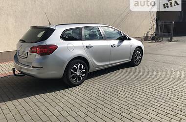 Универсал Opel Astra 2013 в Хусте