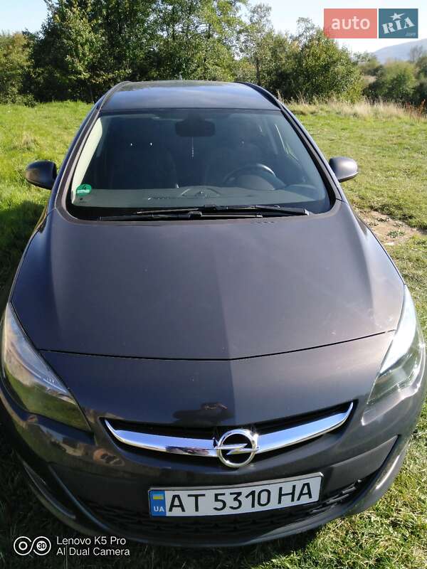 Універсал Opel Astra 2015 в Івано-Франківську