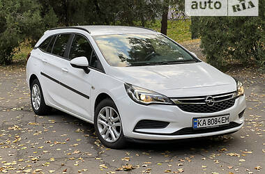 Універсал Opel Astra 2016 в Києві