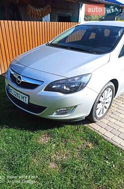 Opel Astra 2012