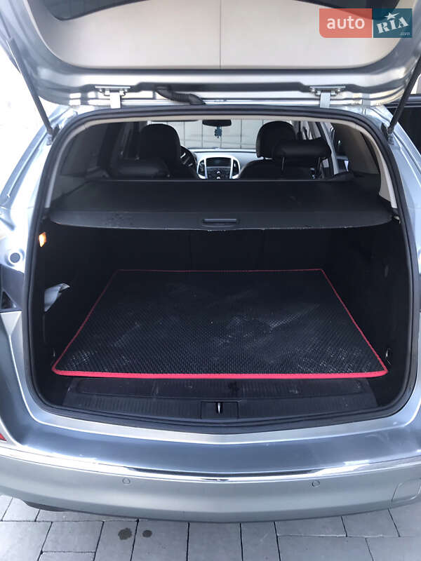 Универсал Opel Astra 2013 в Тячеве