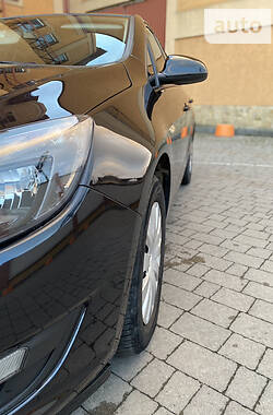 Седан Opel Astra 2015 в Коломиї