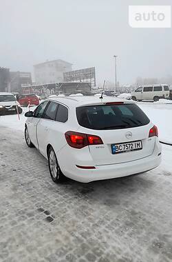 Универсал Opel Astra 2011 в Львове