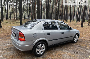 Седан Opel Astra 2002 в Ахтырке