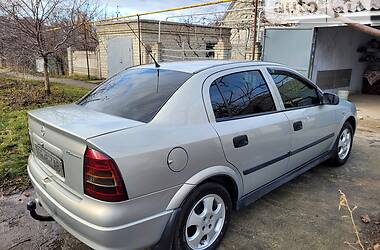 Седан Opel Astra 2006 в Подольске