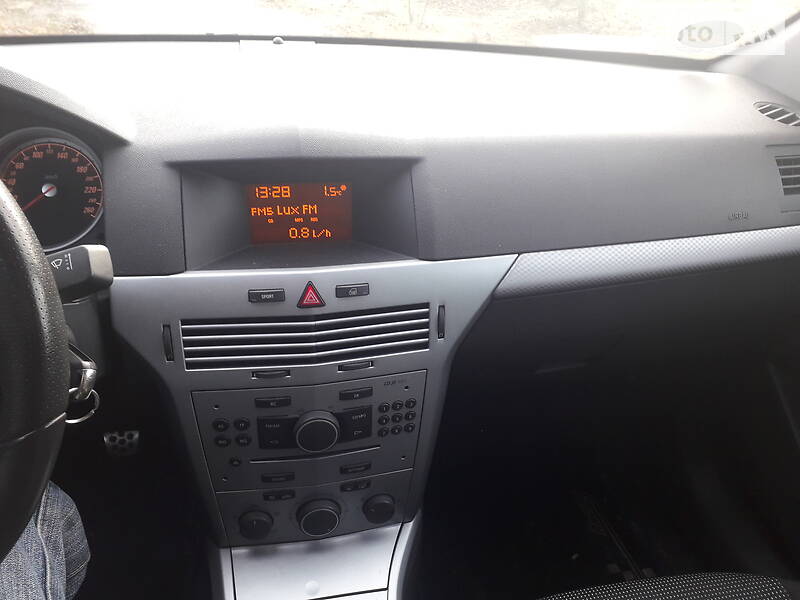 Універсал Opel Astra 2006 в Чернігові