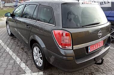 Универсал Opel Astra 2010 в Радивилове