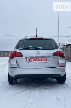 Универсал Opel Astra 2012 в Луцке