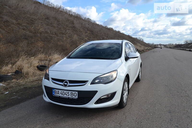 Универсал Opel Astra 2014 в Первомайске