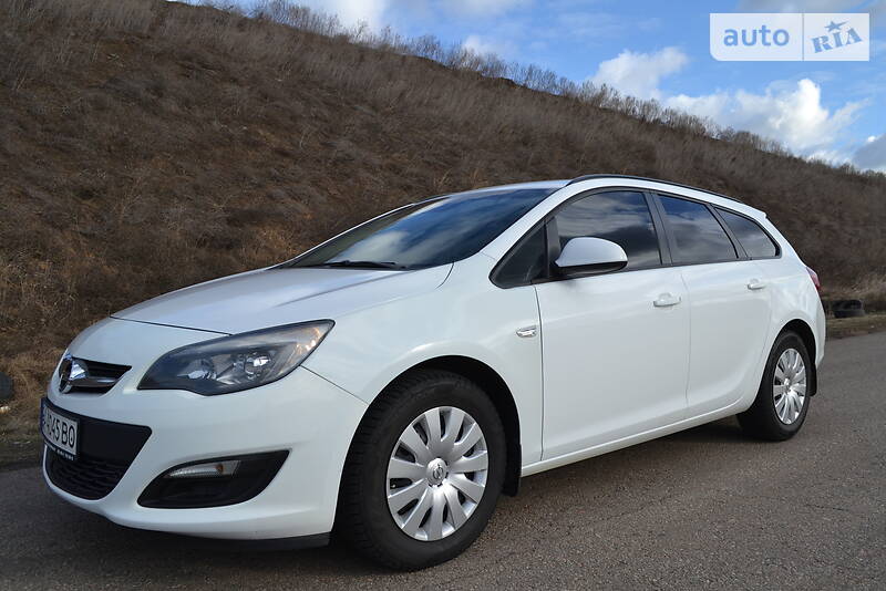 Универсал Opel Astra 2014 в Первомайске