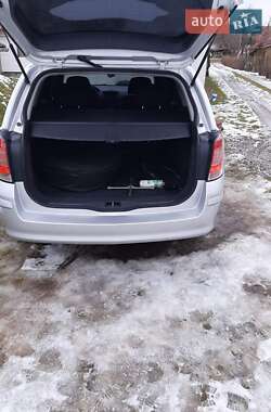 Универсал Opel Astra 2010 в 