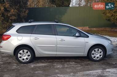 Универсал Opel Astra 2011 в Львове