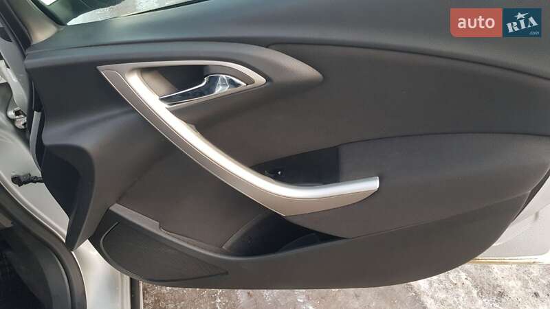 Универсал Opel Astra 2011 в Львове