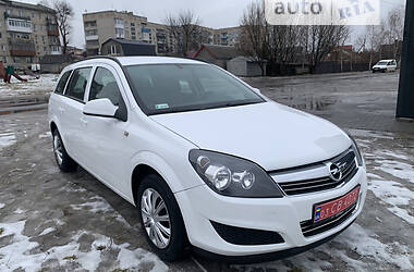 Opel Astra 2012