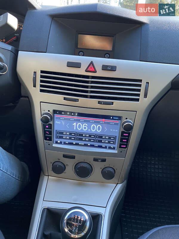 Хэтчбек Opel Astra 2008 в Луцке