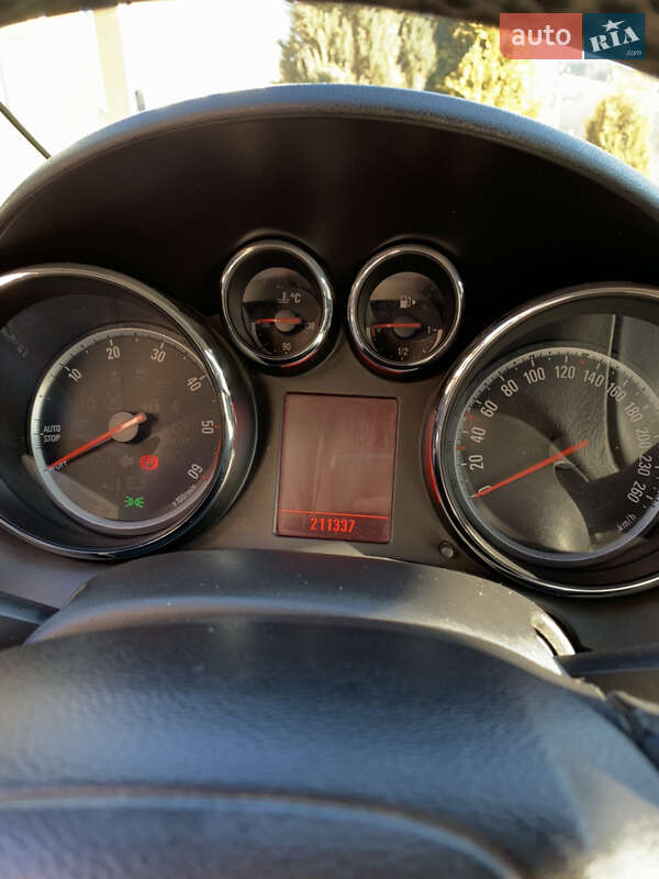 Универсал Opel Astra 2011 в Монастыриске