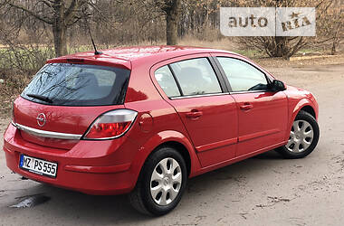 Хэтчбек Opel Astra 2004 в Дубно