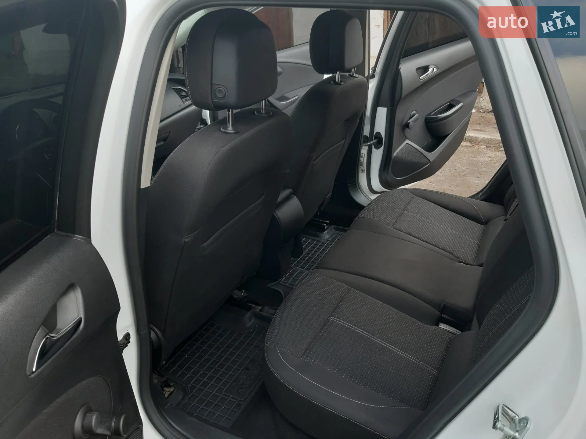 2011 Opel Astra - мініатюра 15