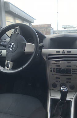 Универсал Opel Astra 2008 в Вараше