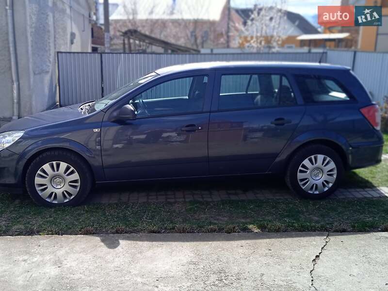Универсал Opel Astra 2009 в Черновцах