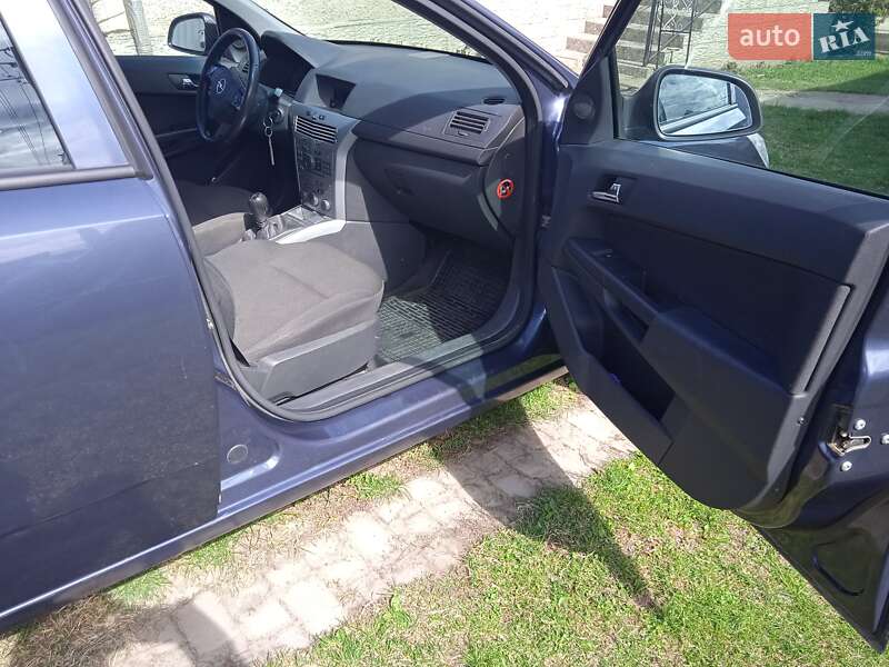 Универсал Opel Astra 2009 в Черновцах