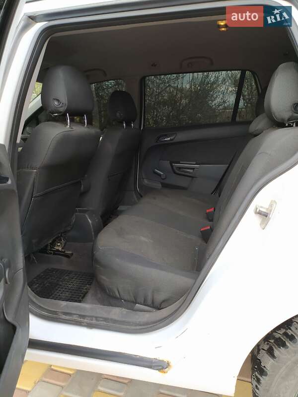 Універсал Opel Astra 2008 в Жашківу