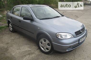 Седан Opel Astra 2006 в Ладыжине