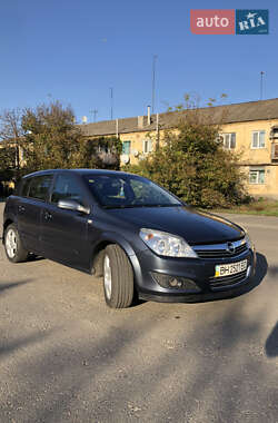 Хэтчбек Opel Astra 2007 в Захарьевке