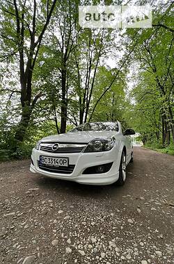 Универсал Opel Astra 2010 в Стрые