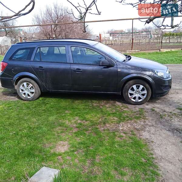 Універсал Opel Astra 2010 в Запоріжжі