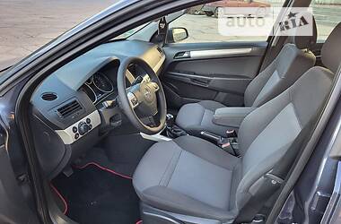 Универсал Opel Astra 2008 в Полтаве