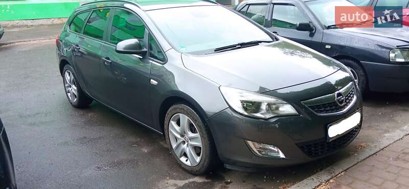 Opel Astra 2011