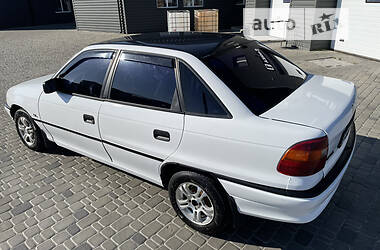 Седан Opel Astra 1993 в Білій Церкві