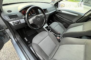 Универсал Opel Astra 2006 в Иршаве