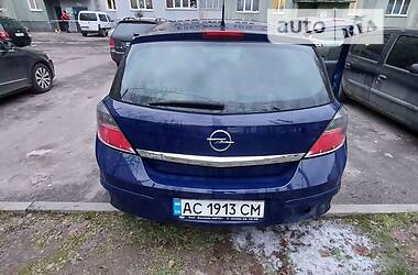 Хэтчбек Opel Astra 2014 в Луцке