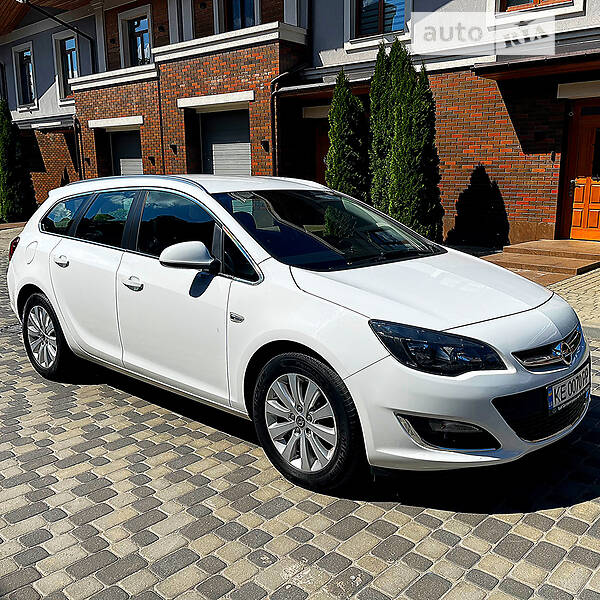 Универсал Opel Astra 2015 в Днепре