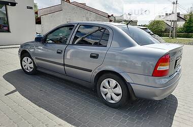 Седан Opel Astra 2008 в Ровно