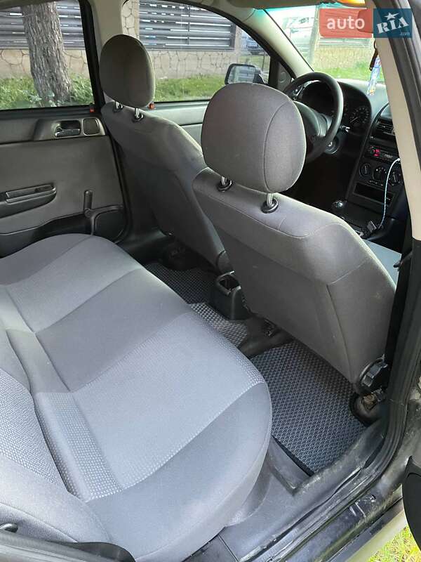 Седан Opel Astra 2008 в Львове