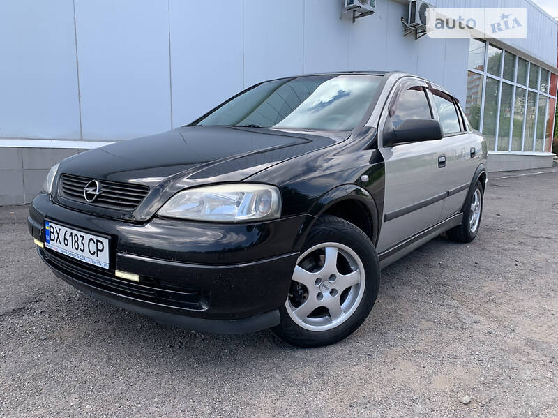 Седан Opel Astra 2006 в Хмельницком