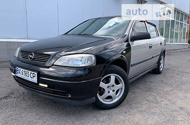 Седан Opel Astra 2006 в Хмельницком