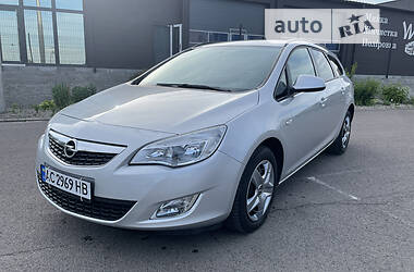 Opel Astra 2012